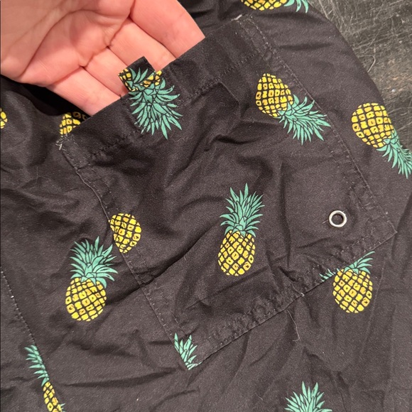 4/$15 Men’s Forever 21 Pineapple Print Swim Shorts Size Small - Picture 3 of 4